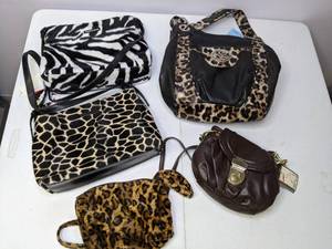 lot 184 image: Lot of (5) Animal Print Purses