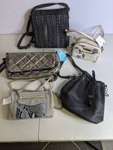 lot 78 image: Lot of (5) Purses and Handbags Black and Silver 