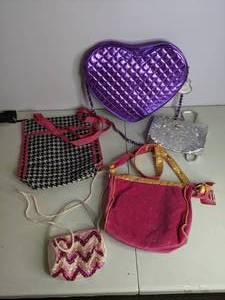 lot 55 image: Lot of (5) Whimsical Childrens Purses Pink, Purple, Glittery