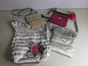 lot 64 image: Lot of (4) Cute Purses and Handbags Pink and Silver 