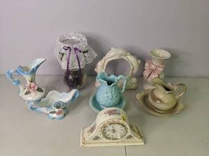 lot 110 image: Beautiful Collection of Vintage Porcelain Dcor see pictures
