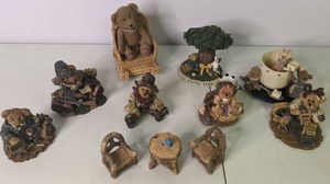 lot 122 image: Beautiful Lot of Vintage Boyds Bear, Zinger Berry, & Misc. Bear Figures