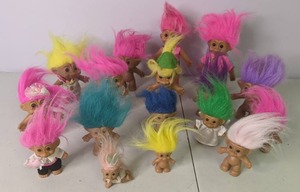 lot 106 image: Fun Collection of Vintage Troll Dolls