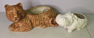 lot 226 image: Beautiful Animal Shaped Planters - Lion Cub and Hippo