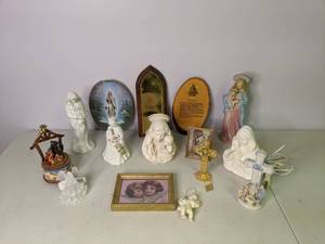 lot 230 image: Religious Figurines and Wall Hangings, Christ-based.