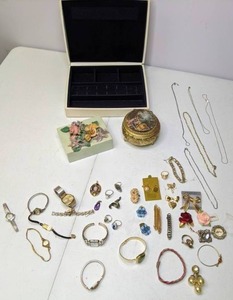 lot 202 image: (3) Beautiful Vintage Jewelry boxes and Mixed Lot of Jewelry