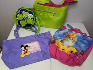 lot 211 image: Arctic Zone Lunch Bag, Flower Purse, Fun Child Bags