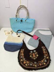 lot 212 image: Lot of (4) Purses and Handbags Beach Theme