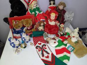 lot 190 image: Adorable Collection of Christmas dolls, figurines, bears, angels, etc.