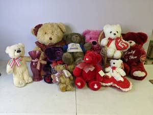 lot 254 image: Collection of (10) Teddy Bears - Love