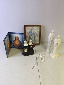 lot 243 image: Religious Home Decor and Rosary