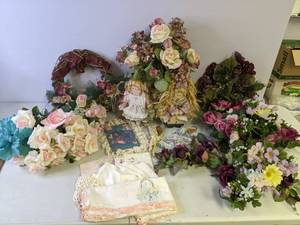 lot 246 image: Beautiful Vintage Floral Arrangements, Dolls, and Craft Items