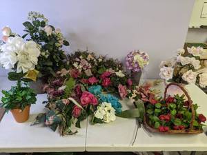 lot 247 image: Delightful Array of Silk Flowers Vases and Wall Spray