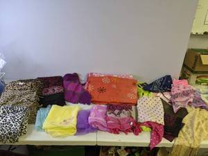 lot 248 image: Scarves for All Season and Throw Blankets