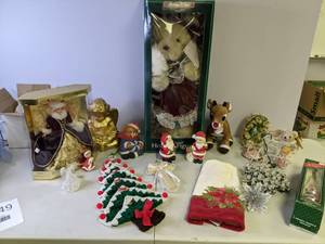 lot 249 image: Merry Assortment of Christmas Items