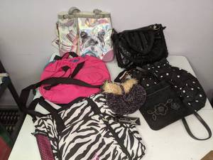lot 286 image: Lot of (7) Purses and Handbags Zebra, Pink, Black