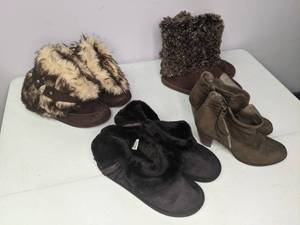 lot 290 image: Lot of (4) Pairs of Womens Shoes and Slippers
