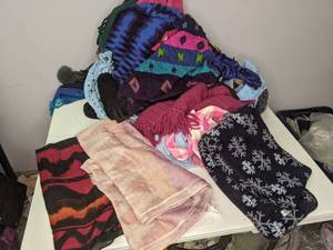 lot 293 image: Large Assortment of Womens Scarves