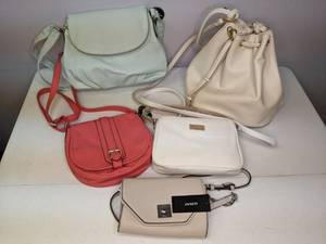 lot 267 image: Lot of (5) Spring and Summer Purses Pastels