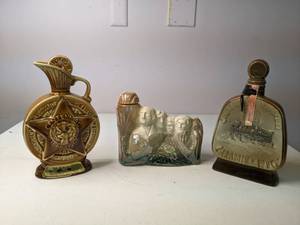 lot 45 image: Set of (3) James B. Beam Collectors Editions (including centennial)