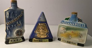lot 33 image: Beautiful Collection of (3) Vintage Porcelain Jim Beam Decanters