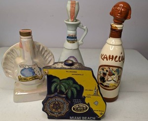 lot 41 image: Beautiful Collection of (4) Vintage Porcelain Decanters