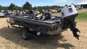 lot 2 image: 1991 Terry Bass Boat w Trailer