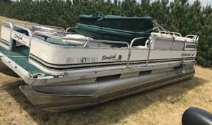 lot 3 image: 1999 Starcraft Starfish 200 Pontoon