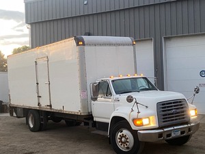lot 1 image: 1997 Ford F-Series Box Truck