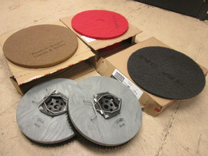 lot 509 image: TENNANT POLY 16 BRUSH BROOM FLOOR SCRUBBER SET - NEW
