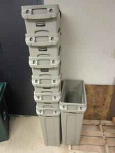 lot 511 image: RUBBERMAID COMMERCIAL PRODUCTS 23-GALLON SLIM JIM CONTAINERS