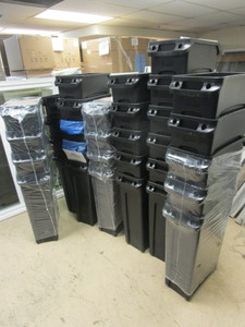 lot 515 image: RUBBERMAID COMMERCIAL PRODUCTS 23-GALLON SLIM JIM CONTAINERS
