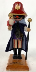 lot 49 image: Steinbach Mini Herr Dosselmeyer Nutcracker, 5 Tall