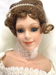 lot 83 image: Court of Dolls Porcelain Doll in Wedding Dress - Alexis