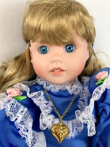 lot 101 image: Two Tussini Collection Porcelain Dolls