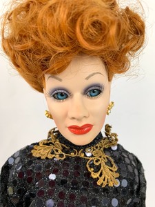 lot 109 image: World Gallery Porcelain Doll- Lucille Ball