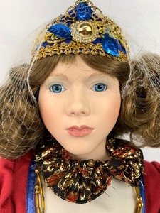 lot 112 image: World Gallery Porcelain Doll - Women of the Bible Series - Esther