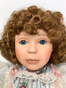 lot 113 image: World Gallery Porcelain Doll - Barbara Ann, 31 Tall