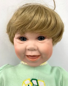 lot 131 image: World Gallery Porcelain Doll - David by Vincent De Filippo