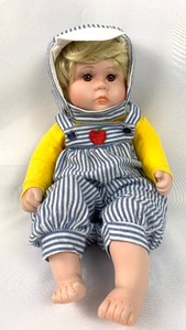 lot 141 image: World Gallery Porcelain Doll - Skipper by Holly Hunt