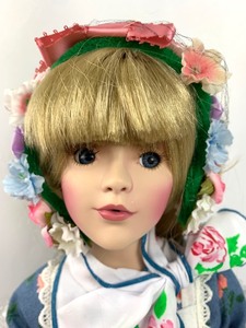 lot 143 image: World Gallery Porcelain Doll - Rose Marie