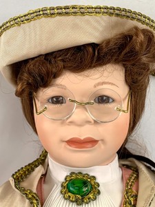 lot 171 image: William Tung Porcelain Doll - Benjamin (ala Benjamin Franklin)