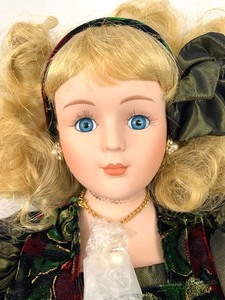 lot 191 image: Design Debut Porcelain Doll - Giselle