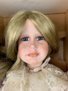 lot 198 image: World Gallery Cottage Path Porcelain Doll - Roseberry