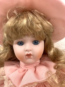 lot 213 image: Collectible Porcelain Doll