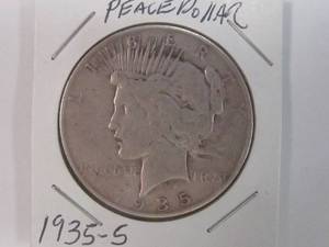 lot 44 image: Peace dollar coin