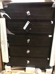 lot 24 image: Benchcraft Bedroom Noorbrook Chest of Drawers B746-46 at Lindseys Furniture see all pictures