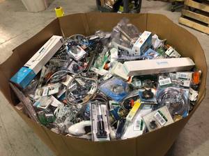 lot 38 image: Pallet of assorted Moen Faucets and Shower heads for parts and repair