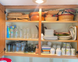lot E104 image: Assorted Kitchenware