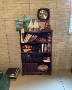 lot L066 image: Bookshelf & Vintage Contents
